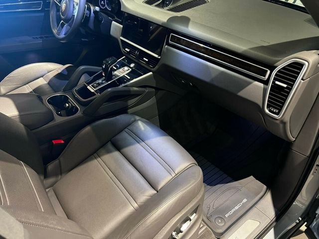 2021 Porsche Cayenne Cayenne/AdaptiveCruiseControl/HtdSteeringWheel/Htd&CldSeats - 23078854 - 32
