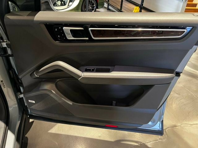 2021 Porsche Cayenne Cayenne/AdaptiveCruiseControl/HtdSteeringWheel/Htd&CldSeats - 23078854 - 33