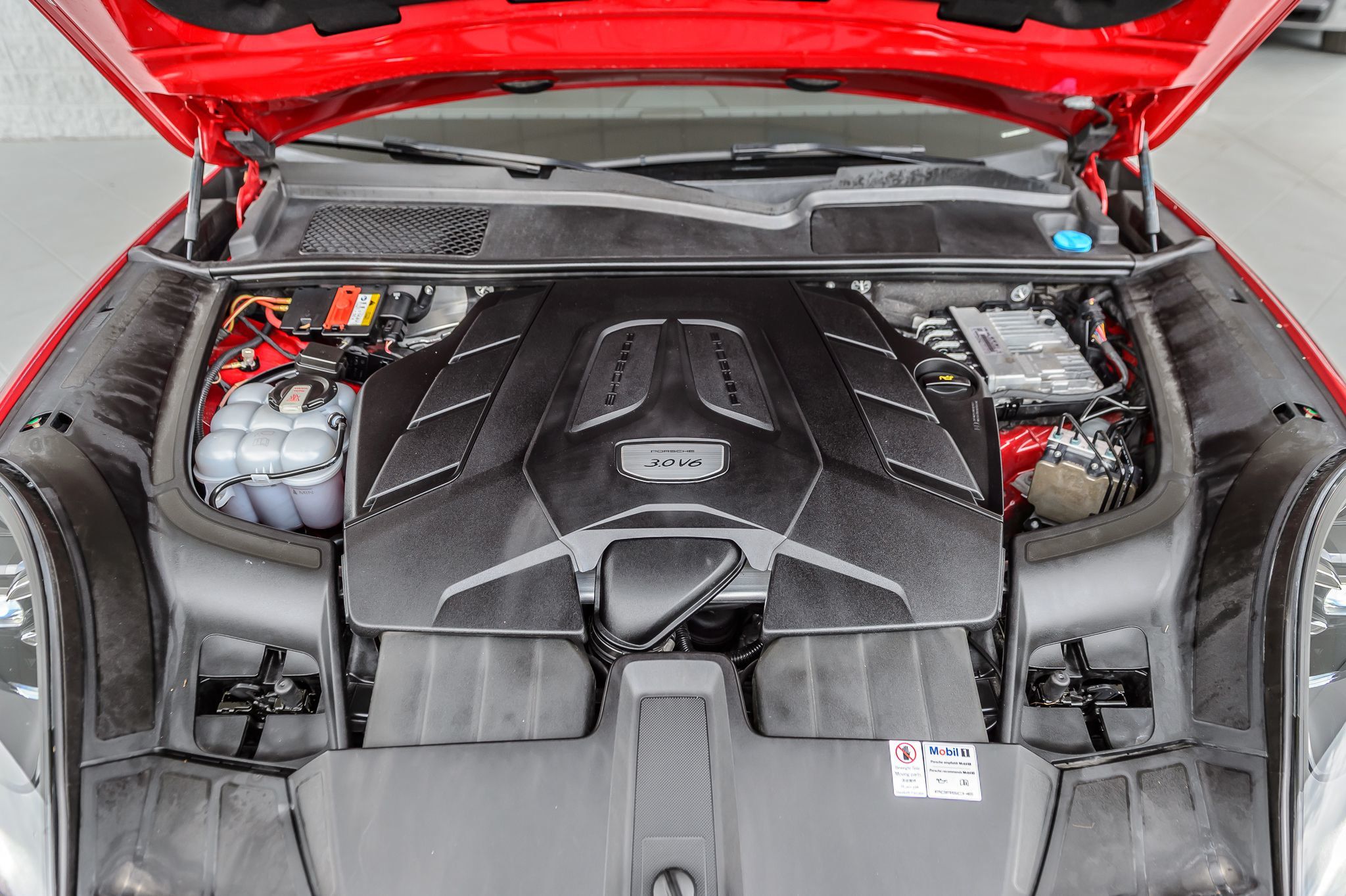 2021 Porsche Cayenne photo 17