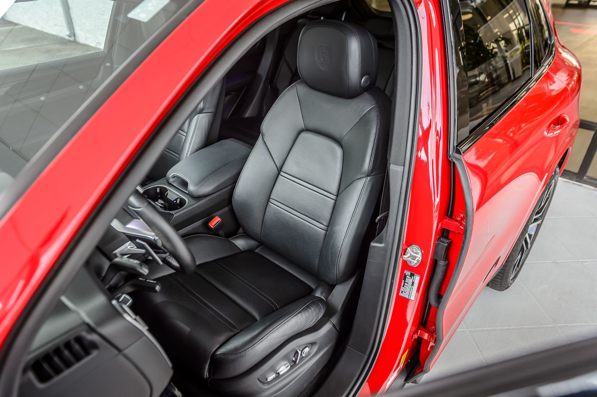 2021 Porsche Cayenne photo 18