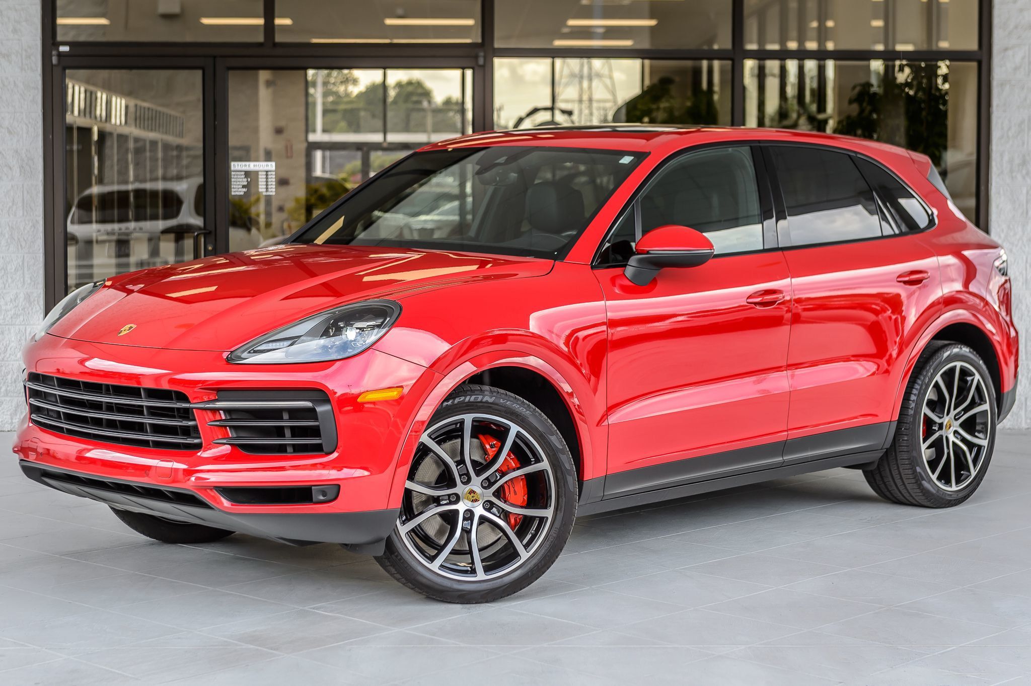 2021 Porsche Cayenne photo 2
