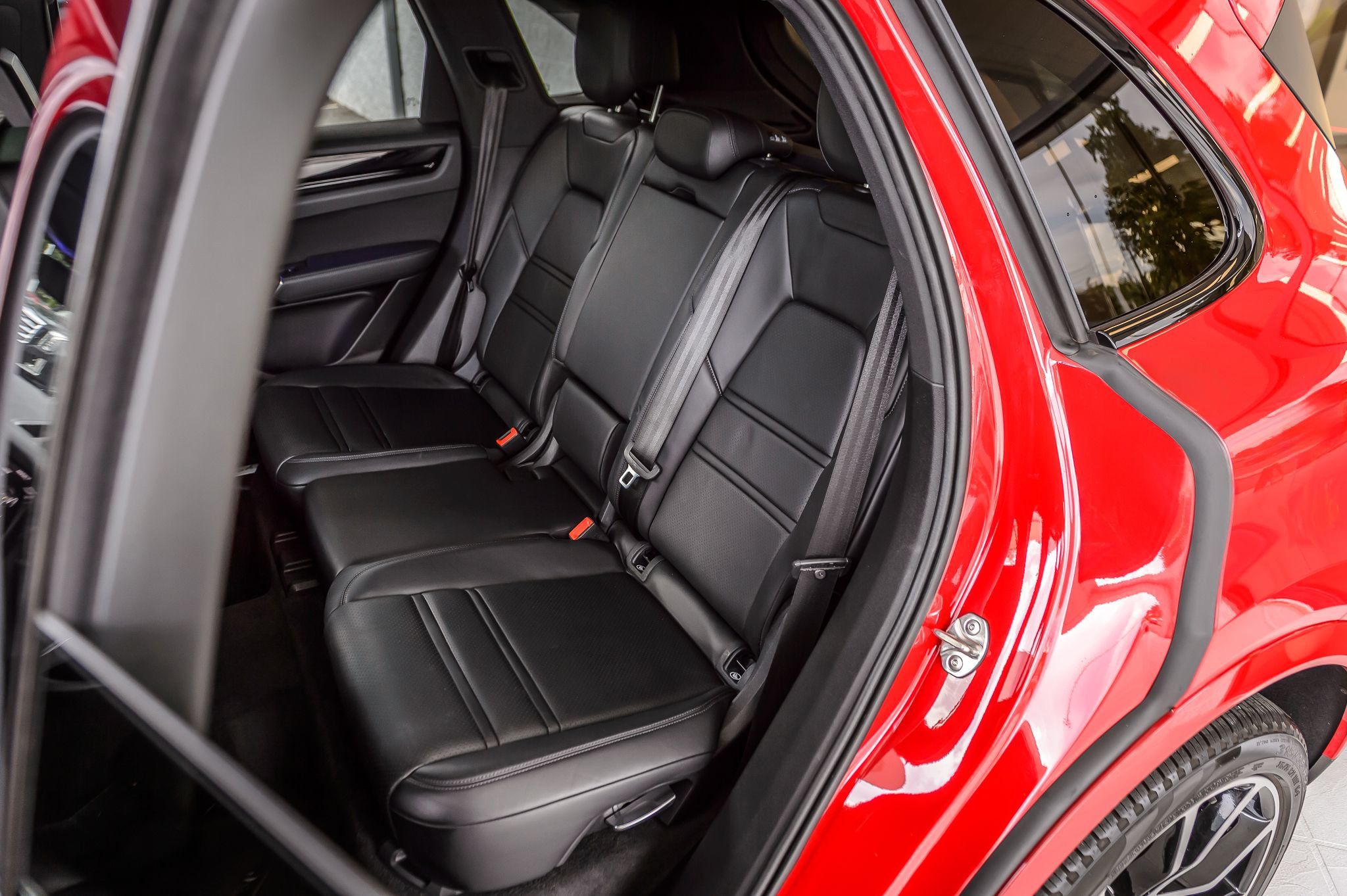 2021 Porsche Cayenne photo 21