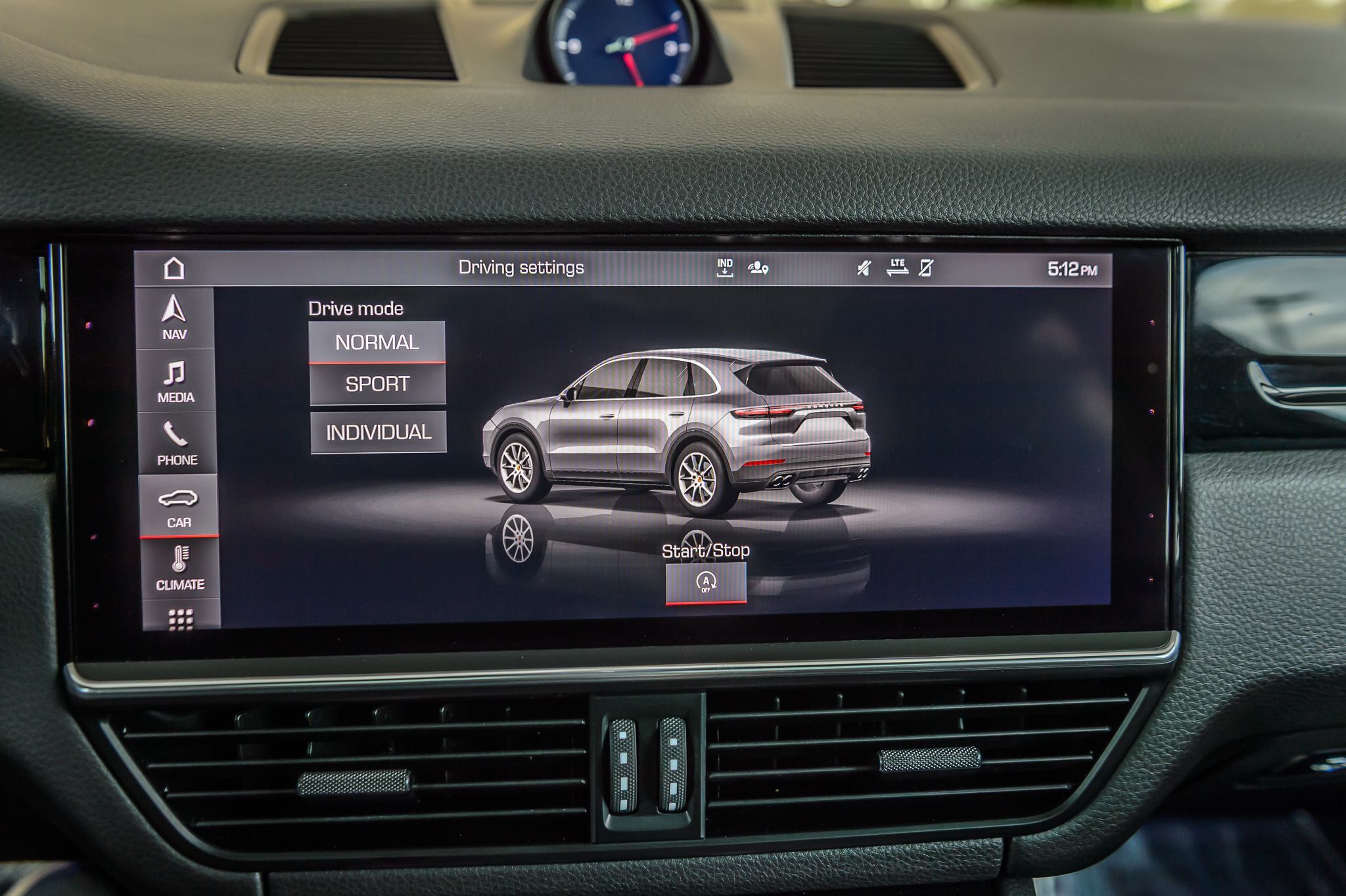 2021 Porsche Cayenne photo 28