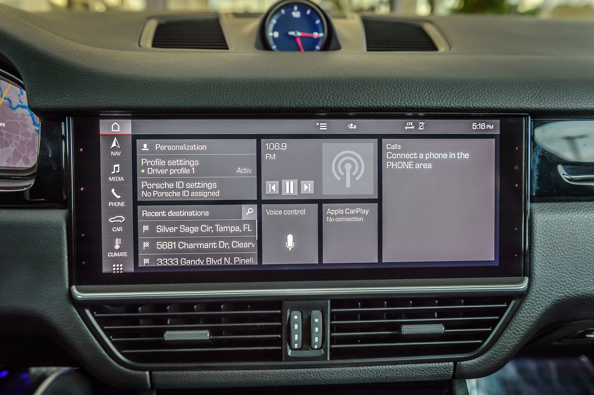 2021 Porsche Cayenne photo 31