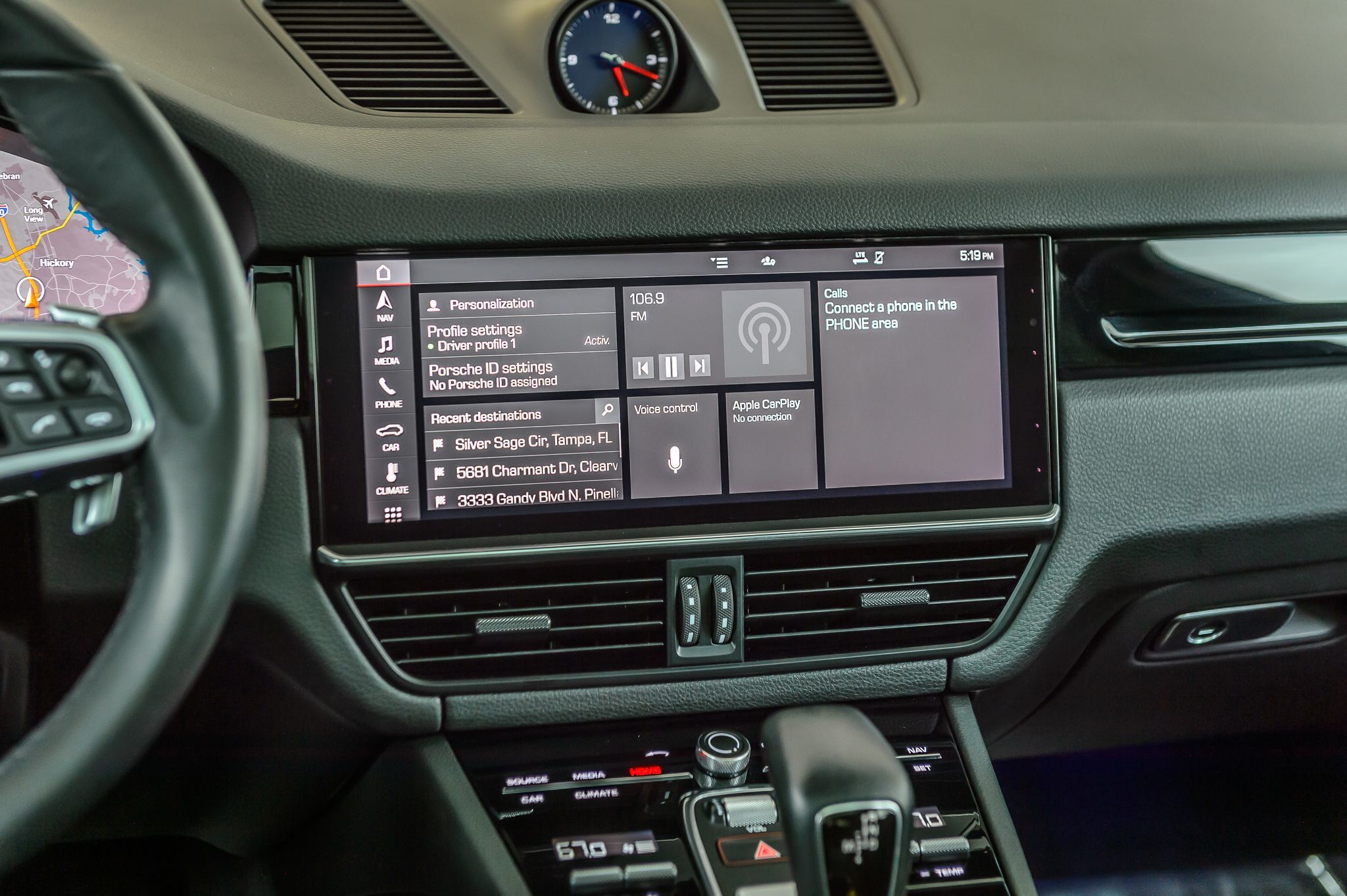 2021 Porsche Cayenne photo 40