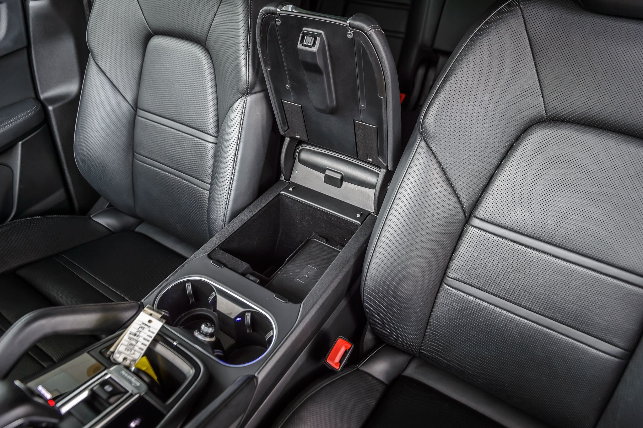 2021 Porsche Cayenne photo 44