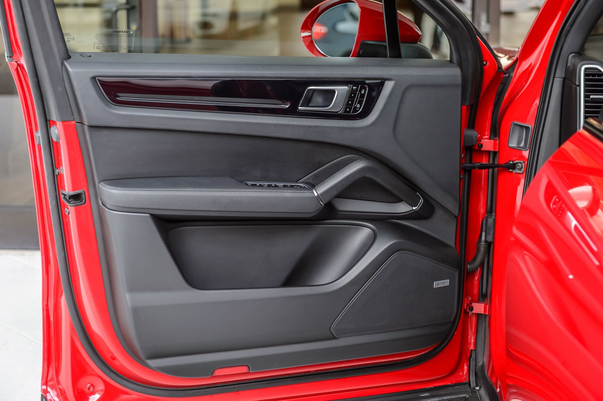 2021 Porsche Cayenne photo 48