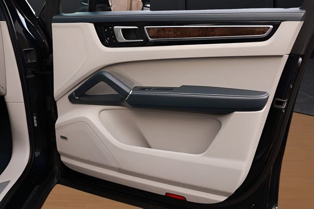 2021 Porsche Cayenne E-Hybrid AWD - 23034323 - 25