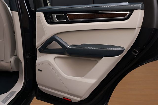 2021 Porsche Cayenne E-Hybrid AWD - 23034323 - 29