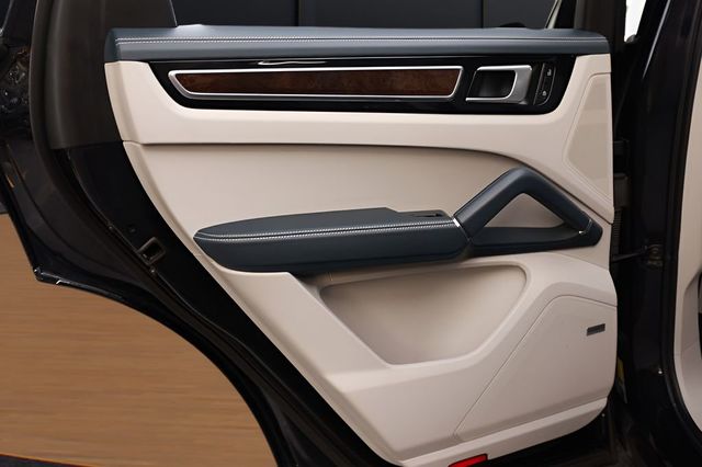 2021 Porsche Cayenne E-Hybrid AWD - 23034323 - 37