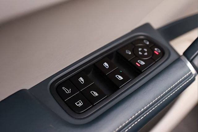 2021 Porsche Cayenne E-Hybrid AWD - 23034323 - 40