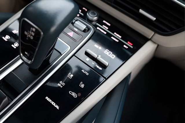 2021 Porsche Cayenne E-Hybrid AWD - 23034323 - 61