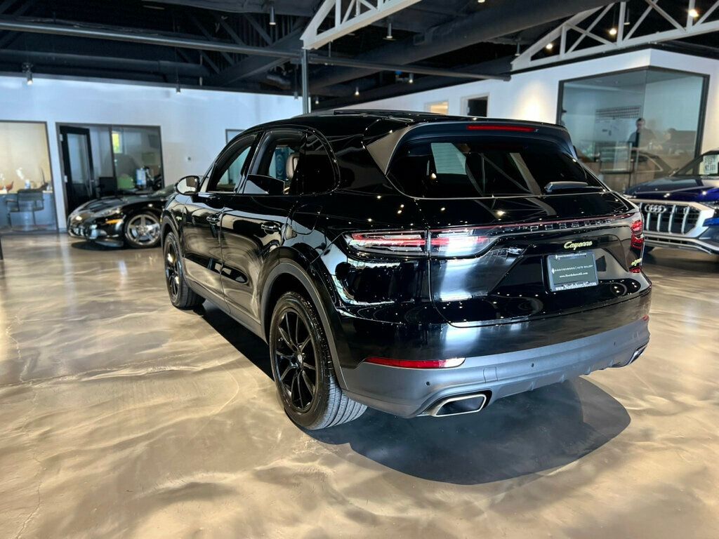 2021 Porsche Cayenne E-Hybrid photo 2