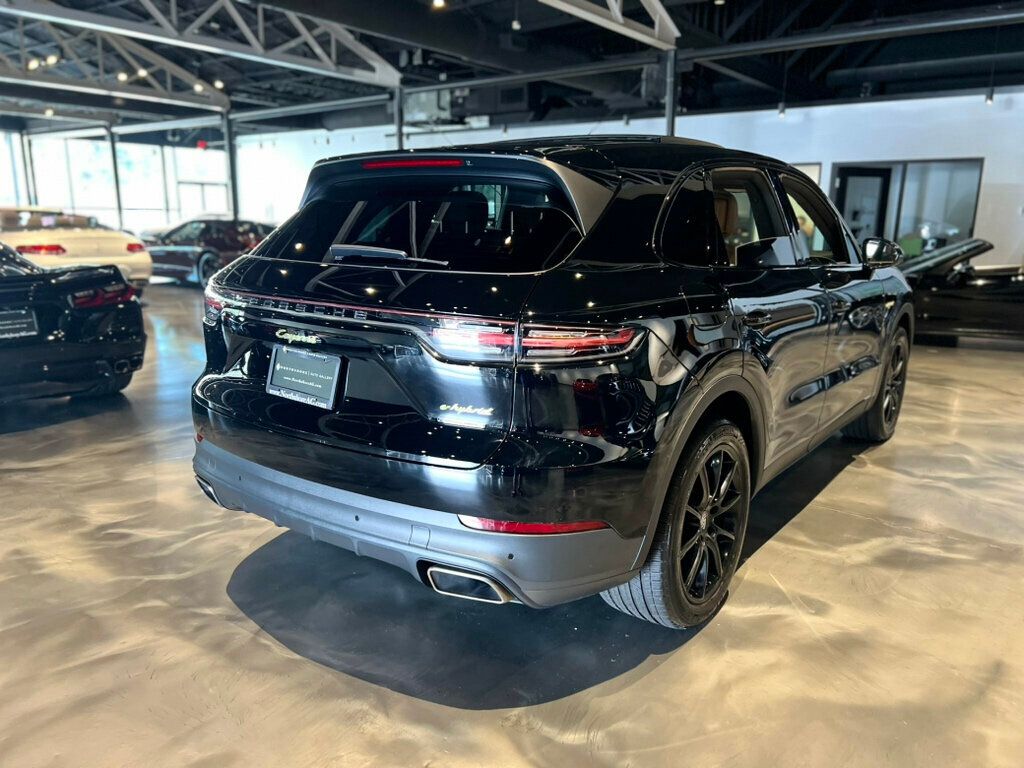2021 Porsche Cayenne E-Hybrid photo 4