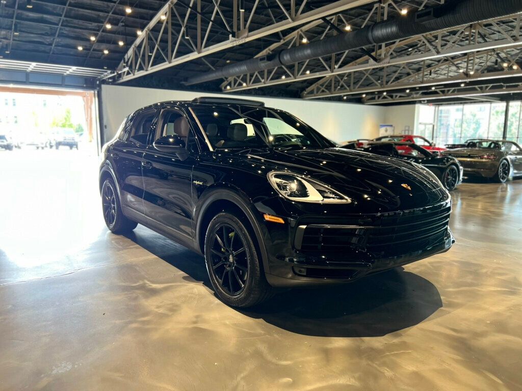2021 Porsche Cayenne E-Hybrid photo 6
