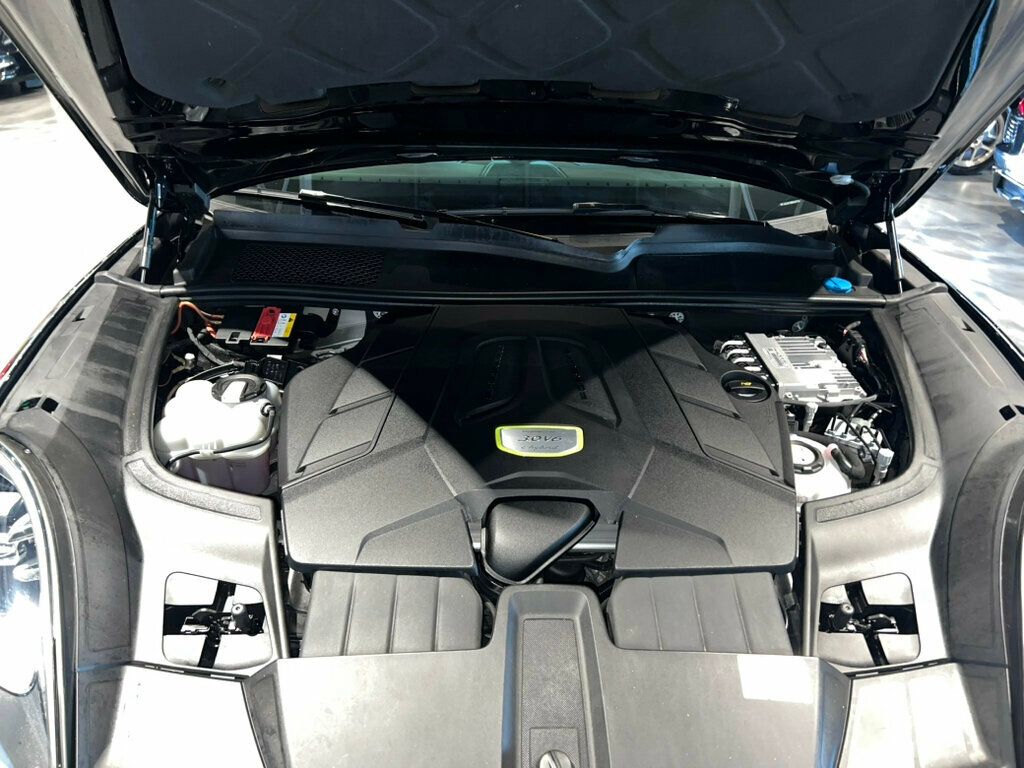 2021 Porsche Cayenne E-Hybrid photo 8