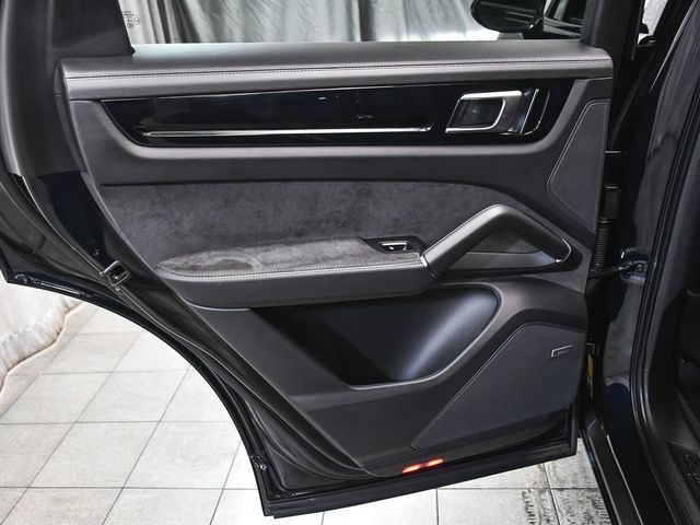 2021 Porsche Cayenne GTS - 23065855 - 12