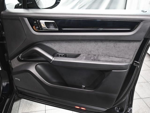 2021 Porsche Cayenne GTS - 23065855 - 16