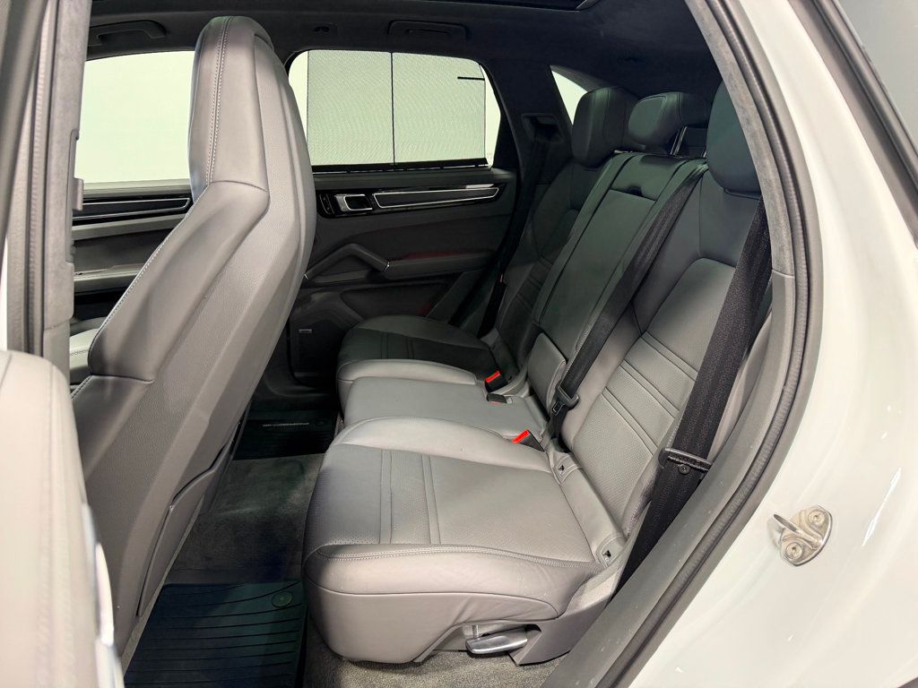 2021 Porsche Cayenne GTS AWD - 22947591 - 9
