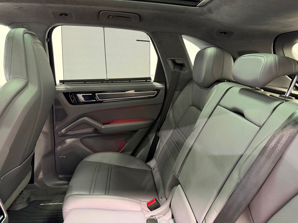 2021 Porsche Cayenne GTS AWD - 22947591 - 10