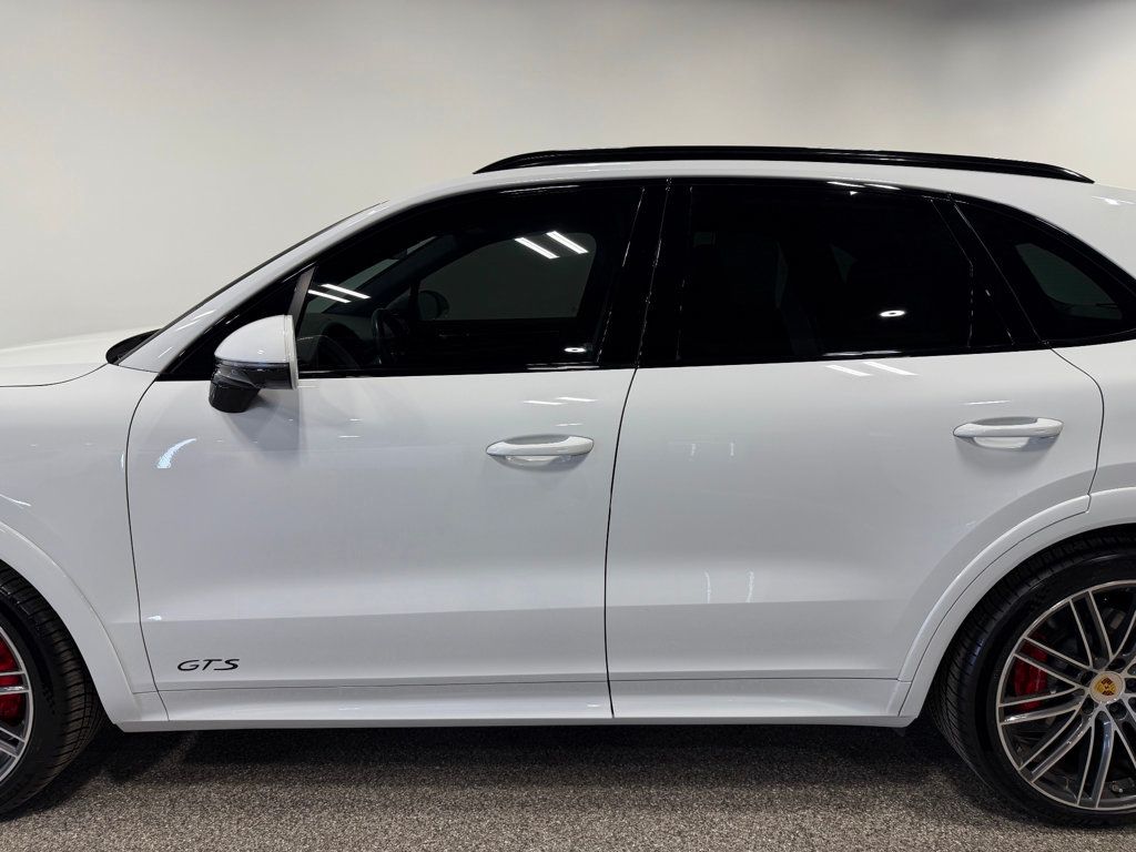 2021 Porsche Cayenne GTS AWD - 22947591 - 17