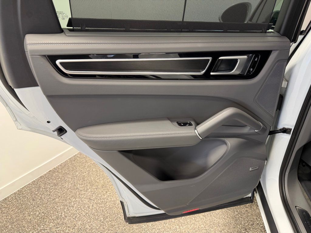 2021 Porsche Cayenne GTS AWD - 22947591 - 23