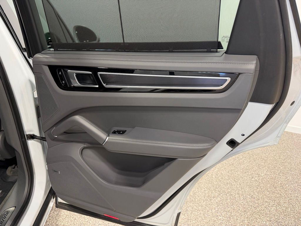 2021 Porsche Cayenne GTS AWD - 22947591 - 40