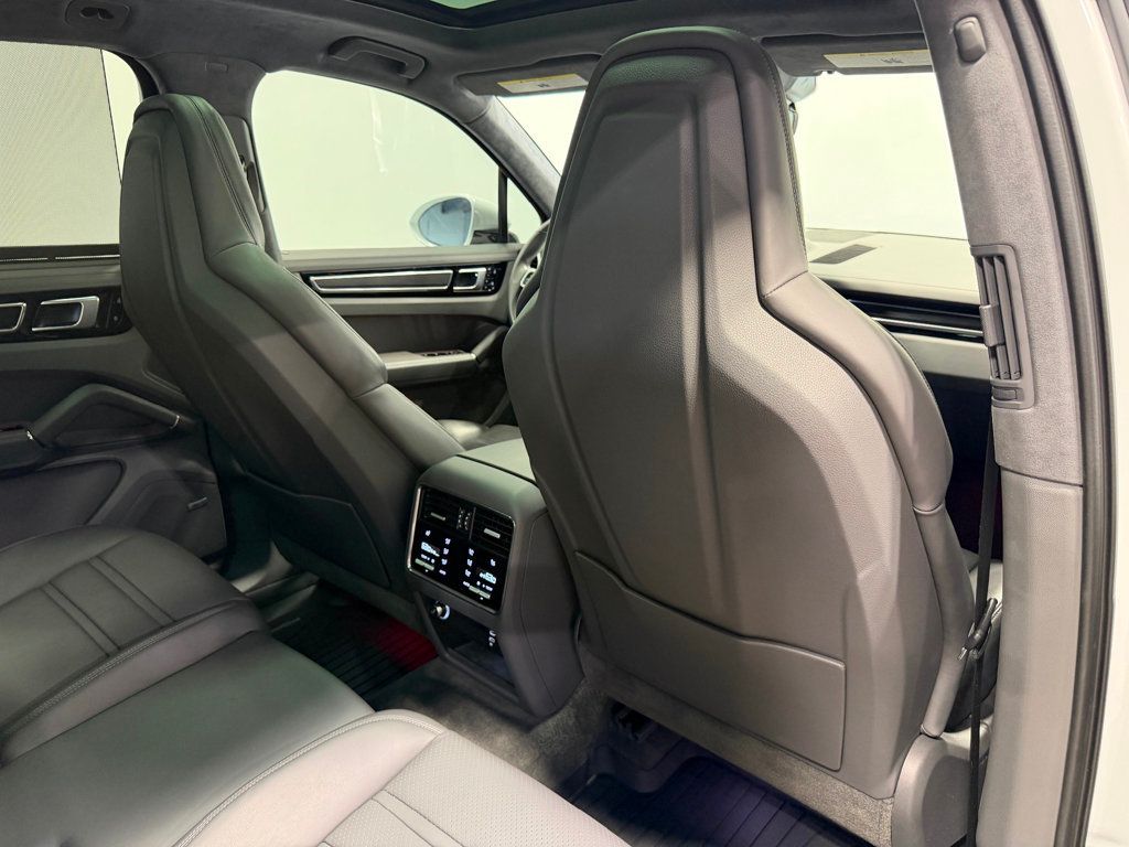 2021 Porsche Cayenne GTS AWD - 22947591 - 42