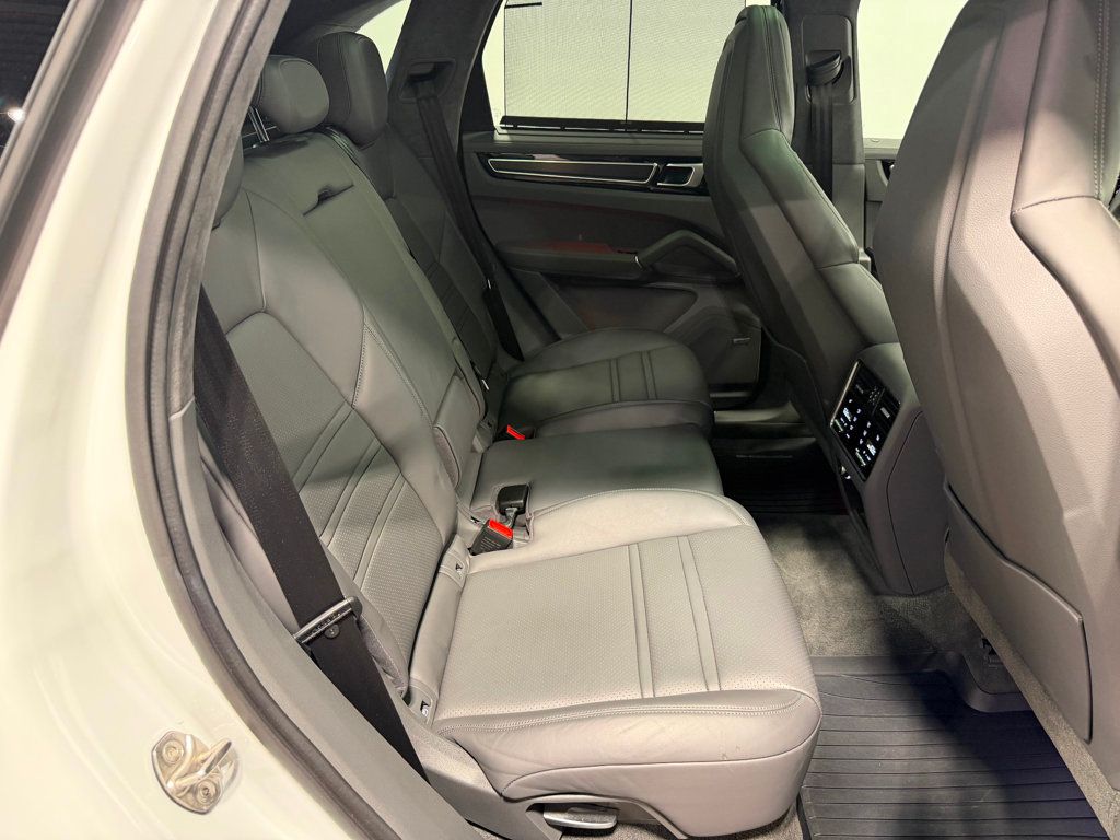 2021 Porsche Cayenne GTS AWD - 22947591 - 44