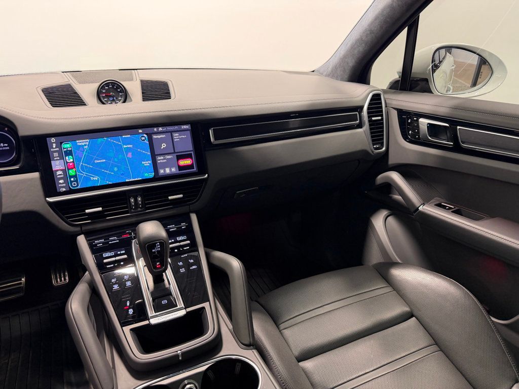 2021 Porsche Cayenne GTS AWD - 22947591 - 52