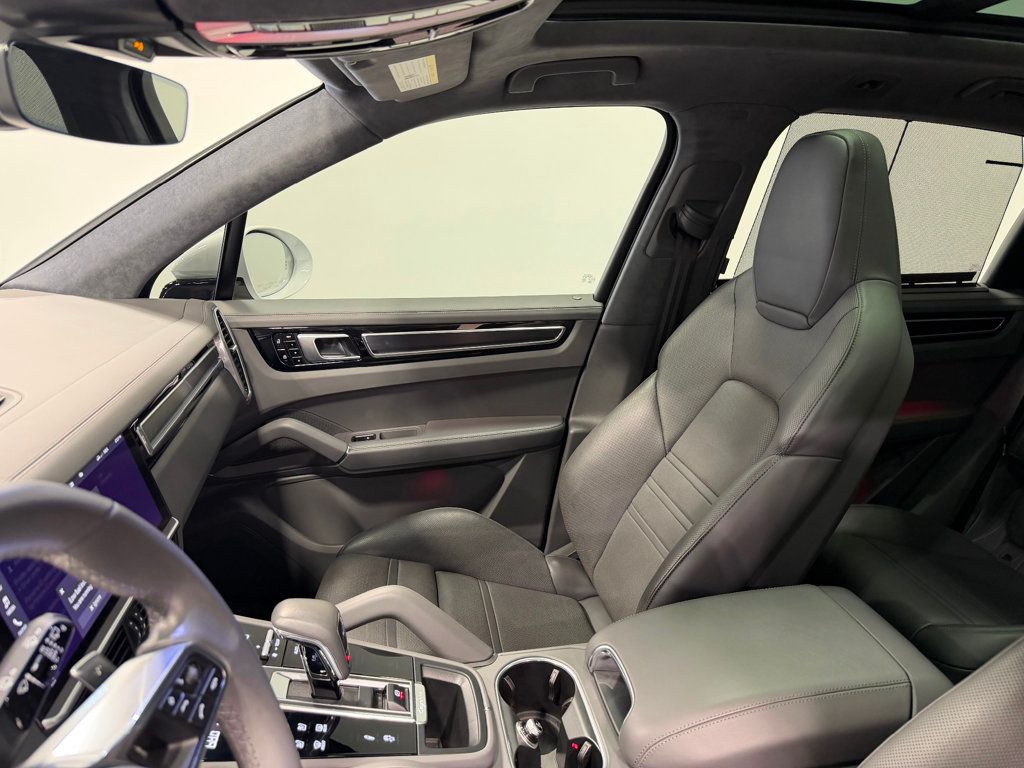 2021 Porsche Cayenne GTS AWD - 22947591 - 7