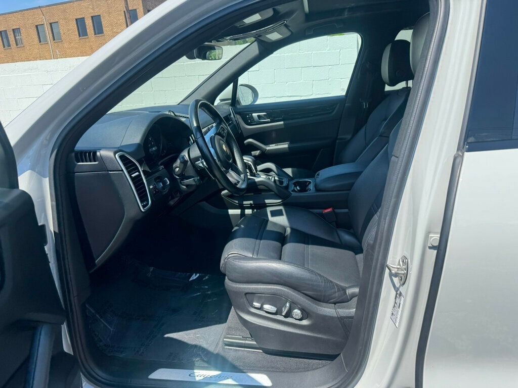 2021 Porsche Cayenne photo 10