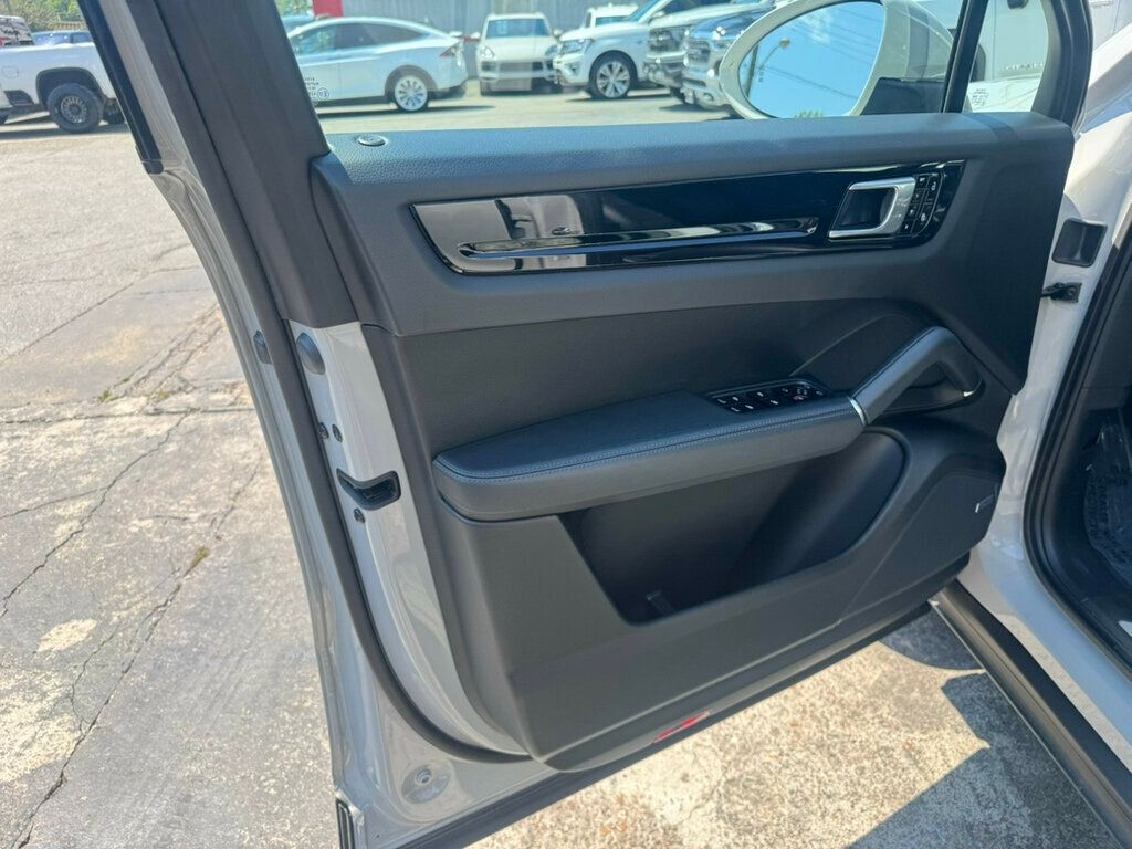2021 Porsche Cayenne photo 11