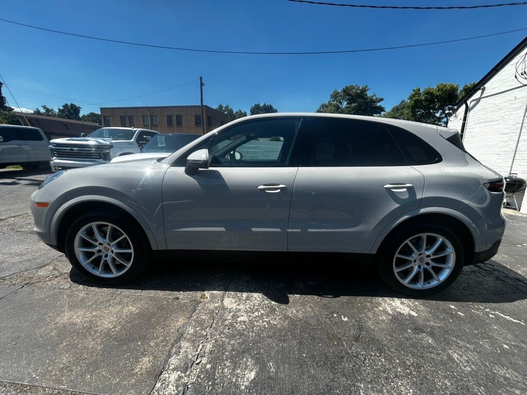 2021 Porsche Cayenne photo 2