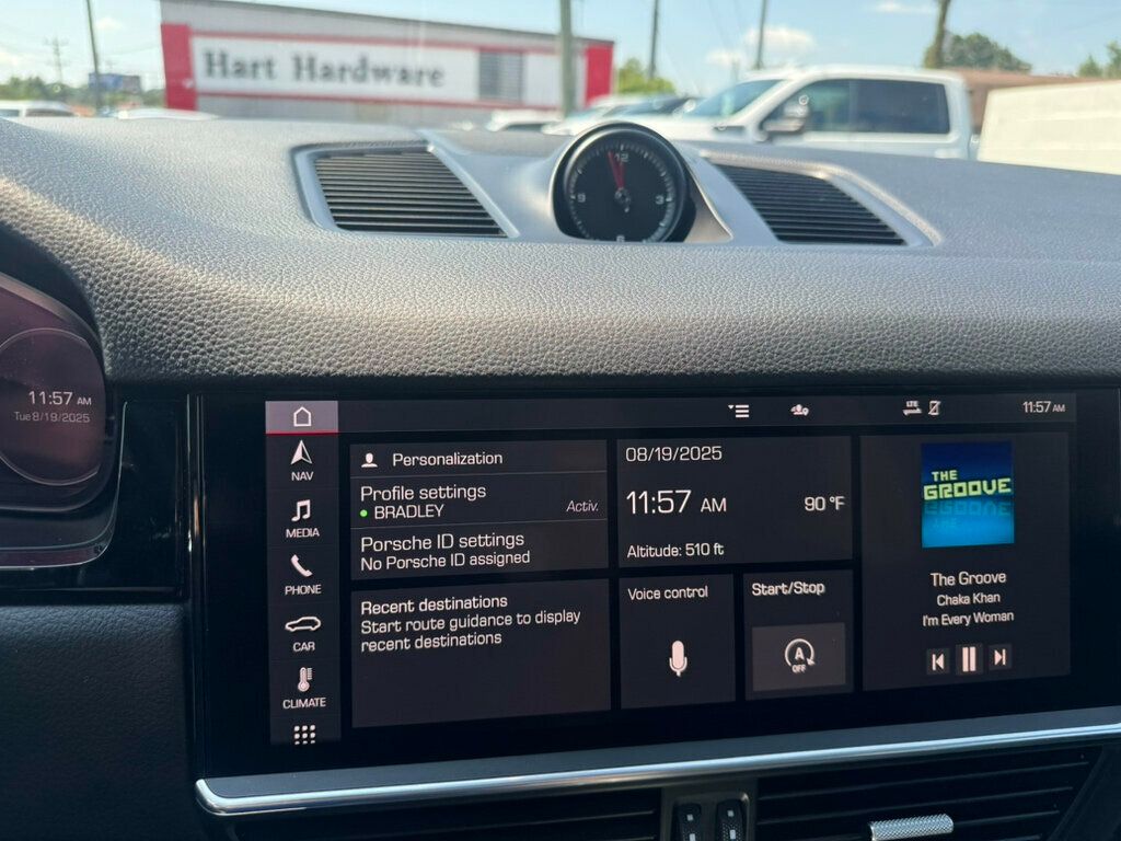 2021 Porsche Cayenne photo 26