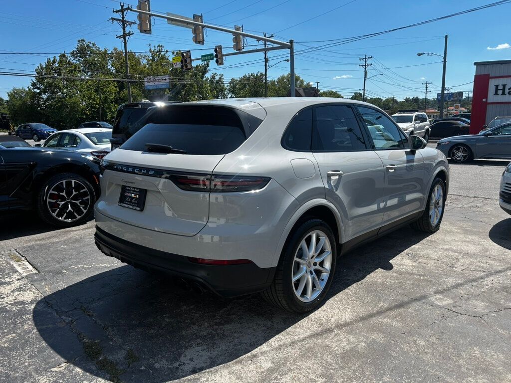 2021 Porsche Cayenne photo 5
