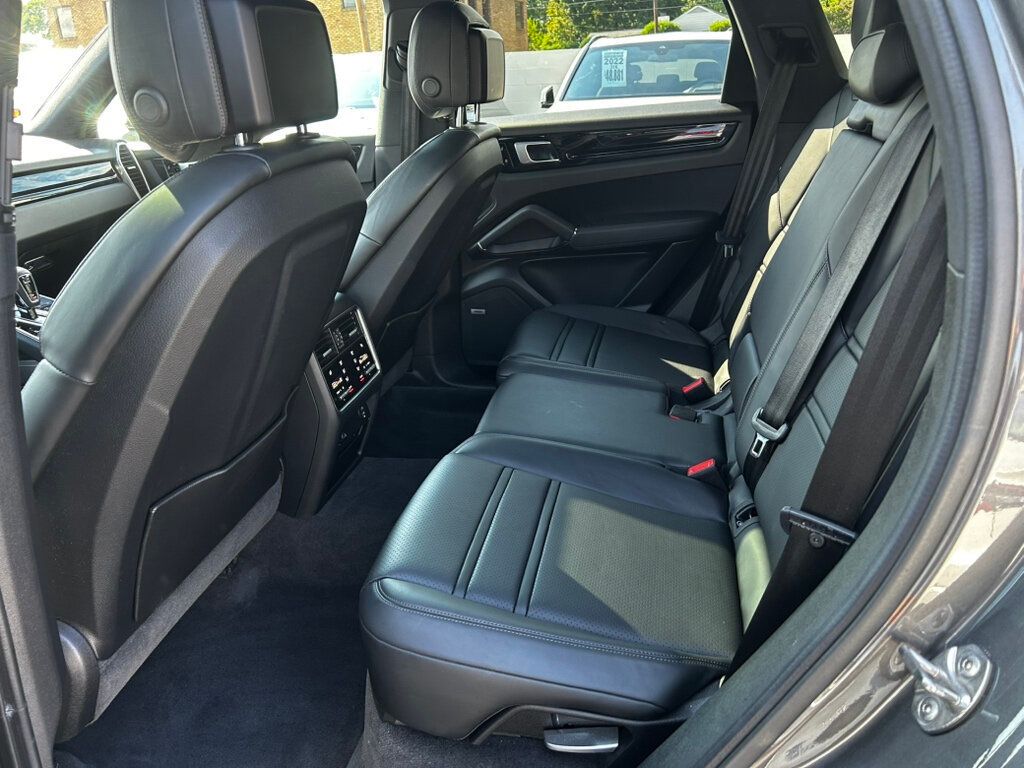 2021 Porsche Cayenne photo 13