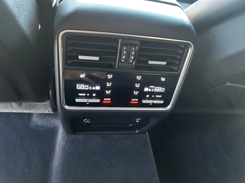 2021 Porsche Cayenne photo 15