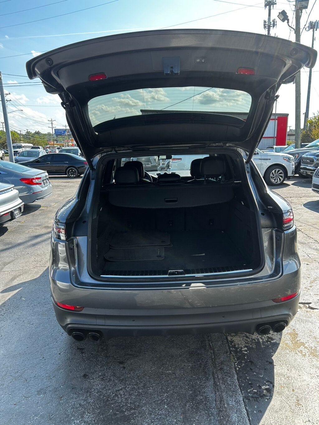 2021 Porsche Cayenne photo 16