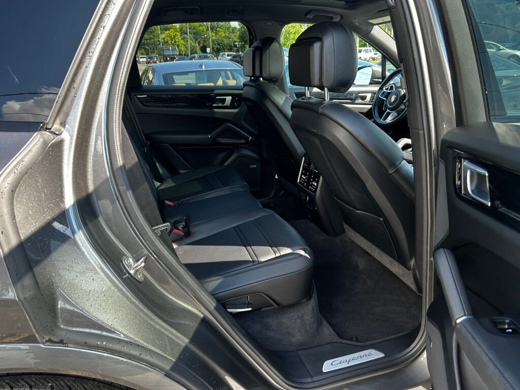 2021 Porsche Cayenne photo 19