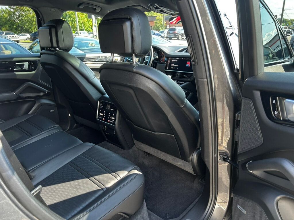 2021 Porsche Cayenne photo 20