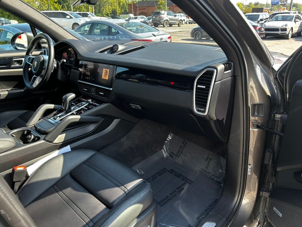 2021 Porsche Cayenne photo 22