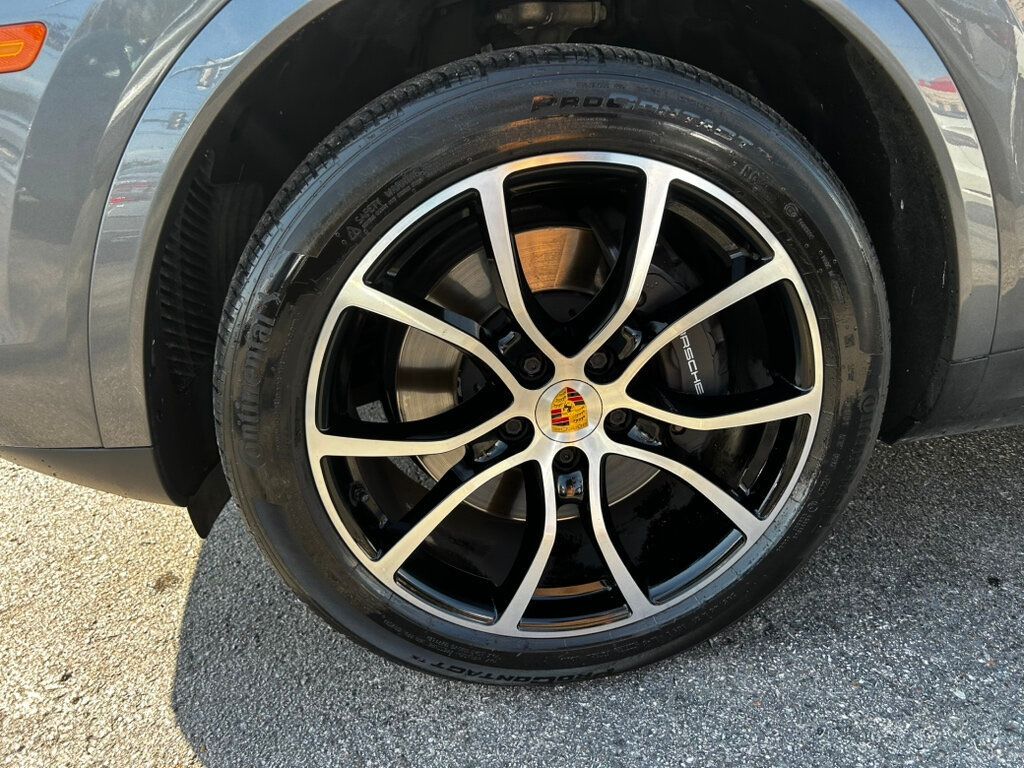 2021 Porsche Cayenne photo 28
