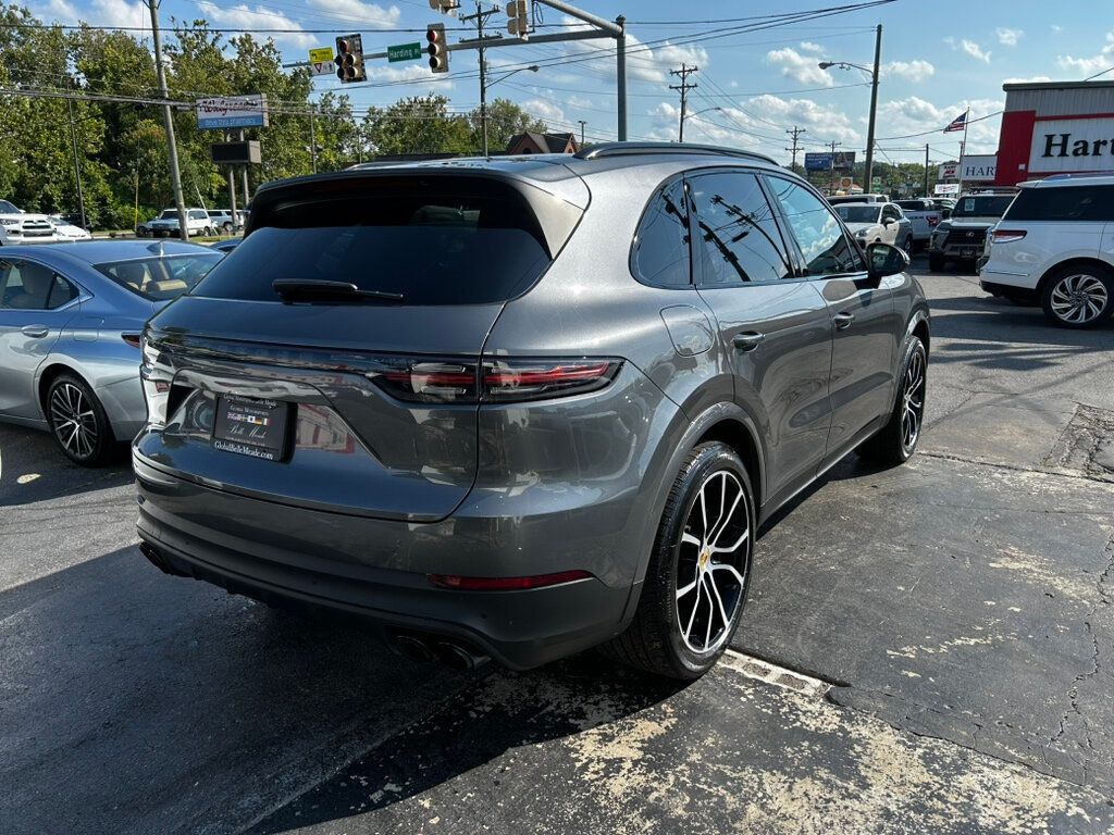 2021 Porsche Cayenne photo 5
