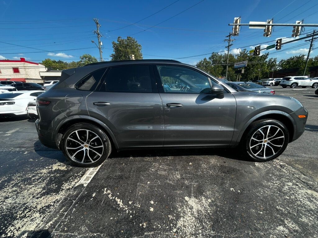 2021 Porsche Cayenne photo 6