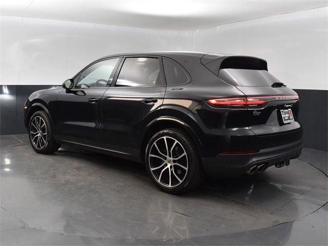 2021 Porsche Cayenne S photo 3
