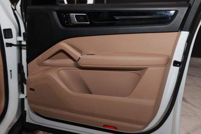 2021 Porsche Cayenne S Coupe AWD - 22982802 - 17