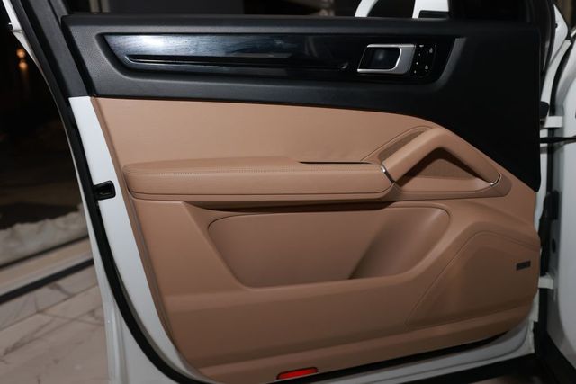 2021 Porsche Cayenne S Coupe AWD - 22982802 - 21