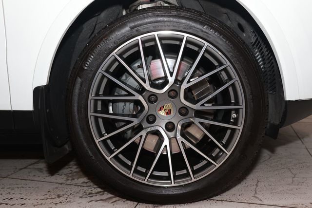 2021 Porsche Cayenne S Coupe AWD - 22982802 - 32