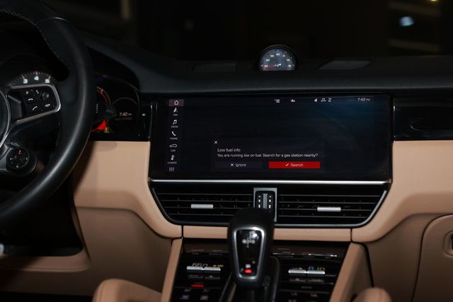 2021 Porsche Cayenne S Coupe AWD - 22982802 - 40